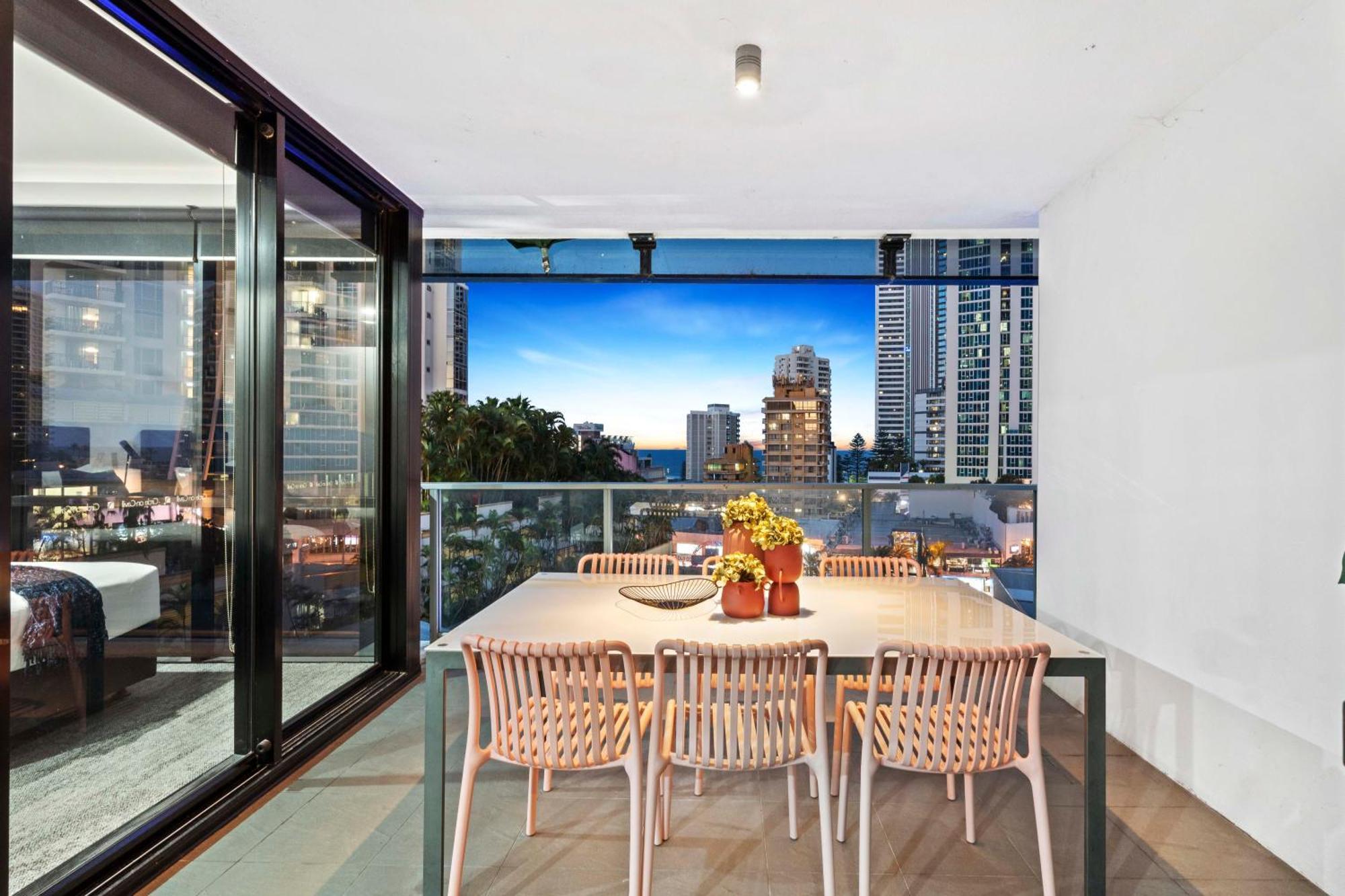 גולד קוסט Circle On Cavill - Self Contained & Privately Managed Apartments - Wow Stay מראה חיצוני תמונה